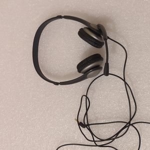 Headphones with microphone